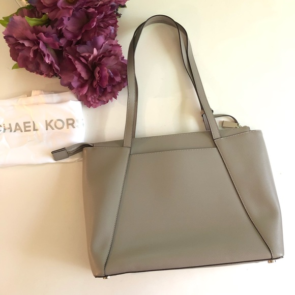 Micheal Kors Maddie Medium Crossgrain Leather Tote - Picture 4 of 8